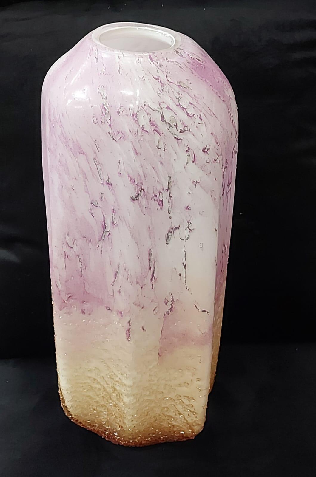 Vază decorativă din sticlă, 35 cm – Model artistic cu efect marmorat (102-42)